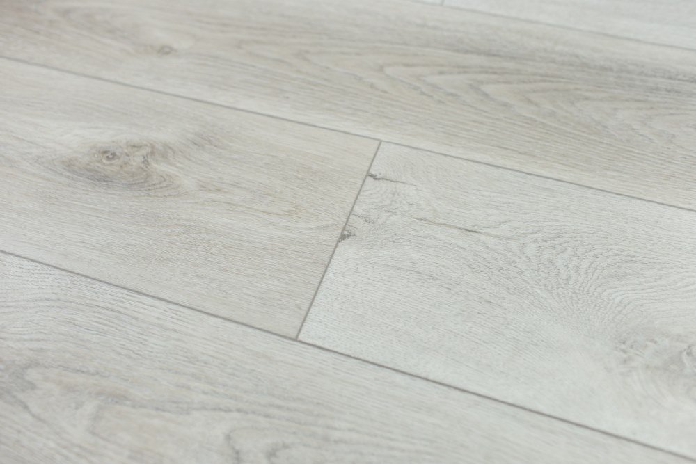 Замковая ПВХ плитка "Art Tile" Дуб Эдинбург (1200*183*6 мм) — купить в Екатеринбурге