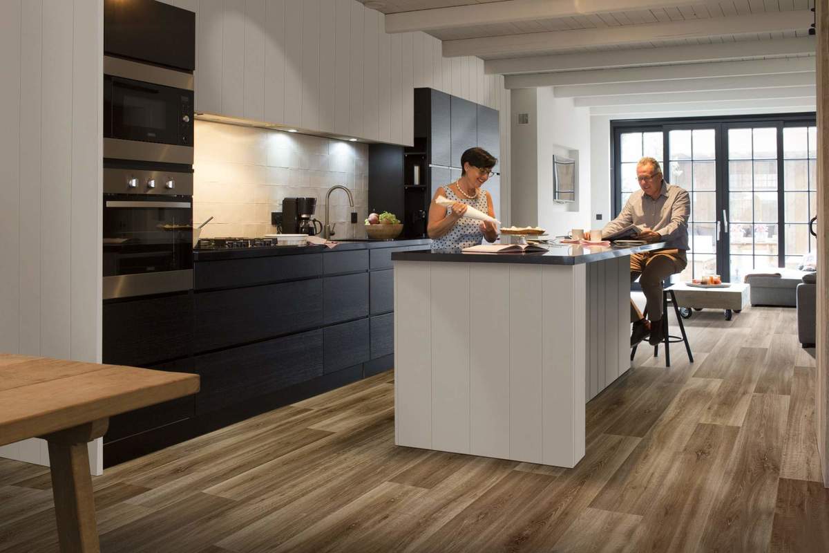 Замковая ПВХ плитка "Berry Alloc" Pureclick 55 LIME OAK 966D (204*1326*5 мм) — купить в Екатеринбурге