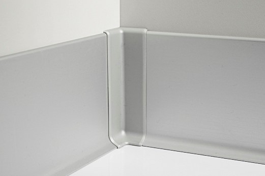 Угол внутренний к алюминиевому плинтусу 60мм анодированное серебро — купить в Екатеринбурге