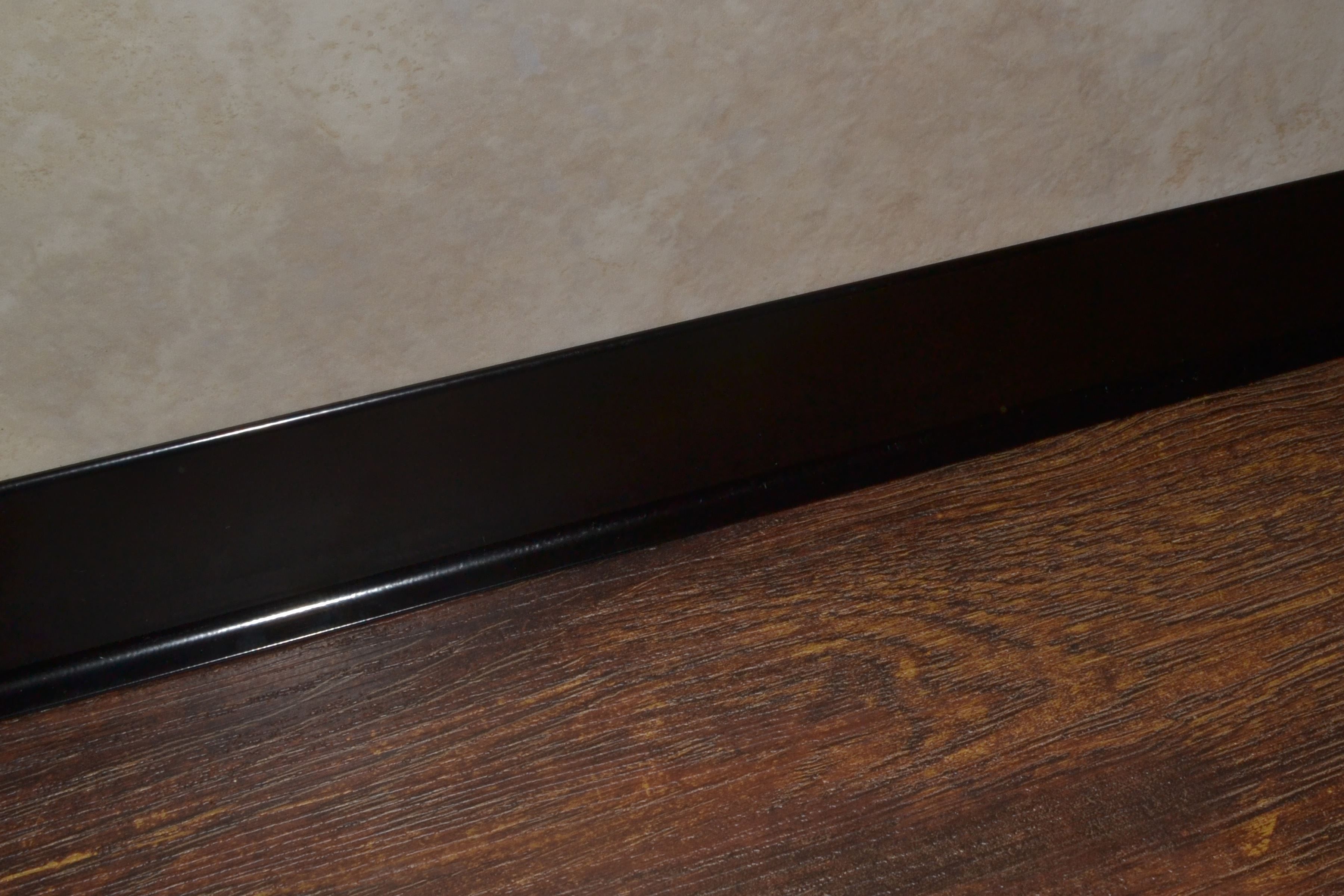 Плинтус алюминиевый L-образный черный (2500*11*60 мм) — купить в Екатеринбурге