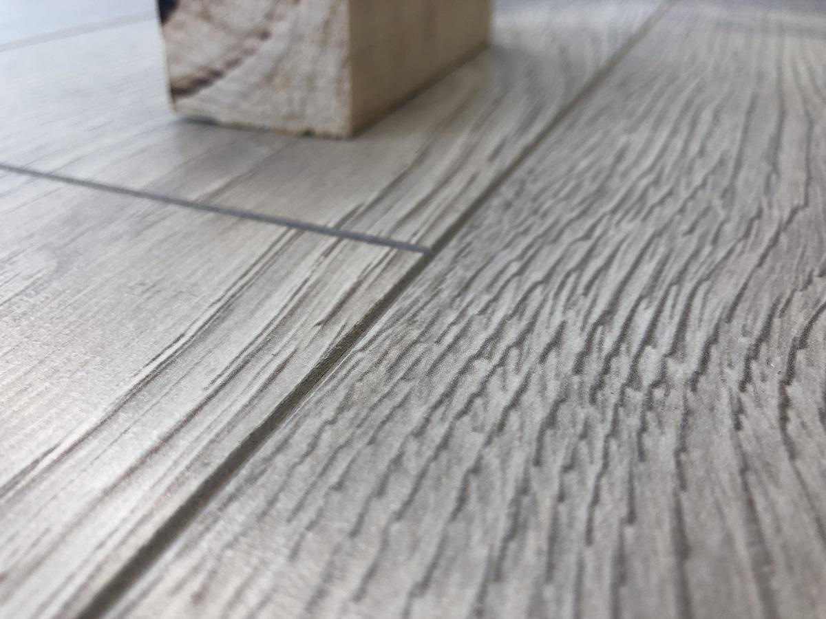 Ламинат "SunFloor" 8/32 4V Дуб Лайн 37 (1380*193*8 мм) — купить в Екатеринбурге