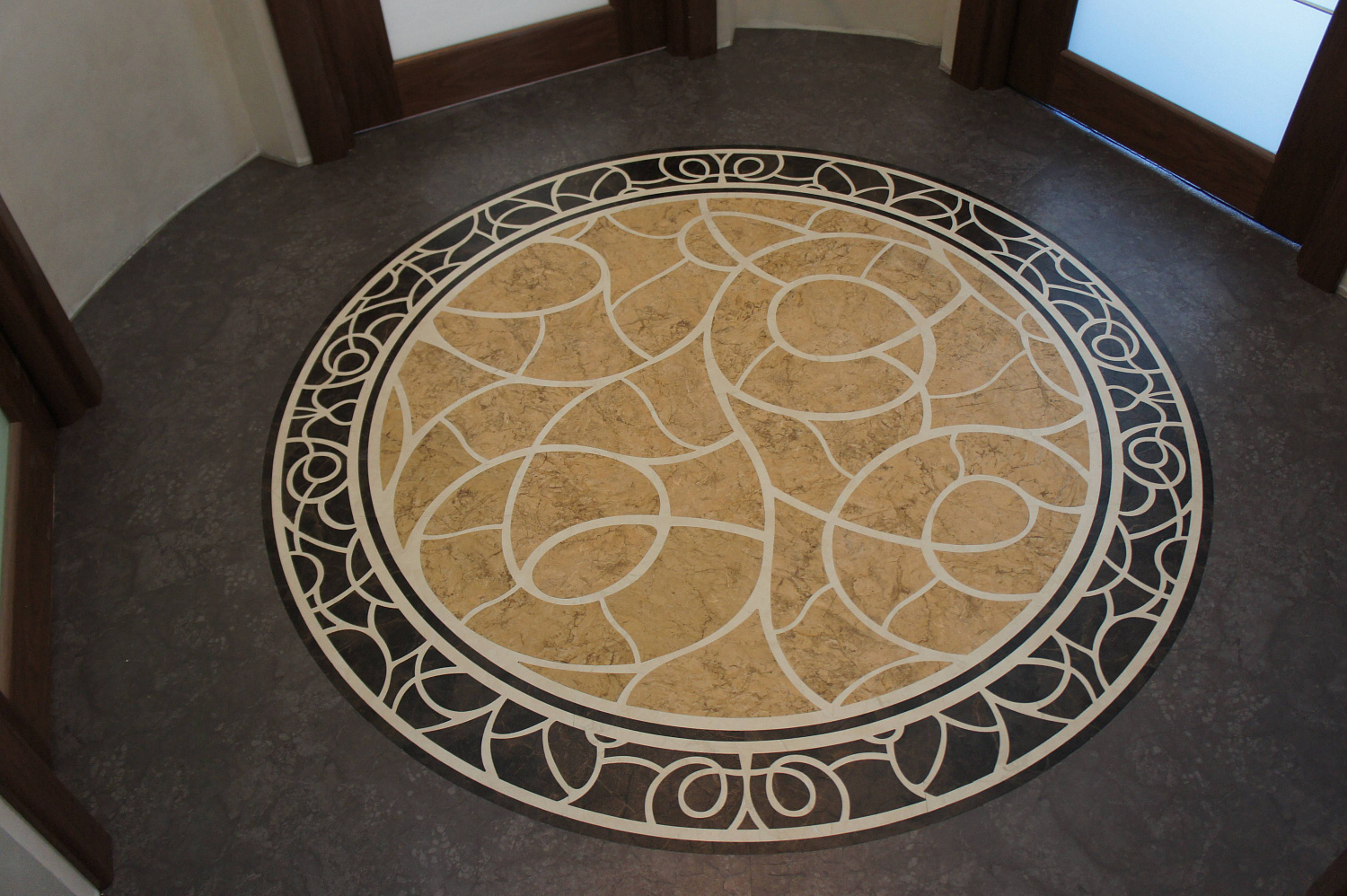 Орнамент из кварцвиниловой плитки